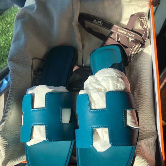 SOLD-BNIB Hermes Oran Sandals 37 Bleu Emeraude - Picture 3 of 4